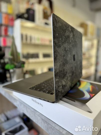 MacBook Pro 15 2018. Touch Bar. Идеал. Гарантия
