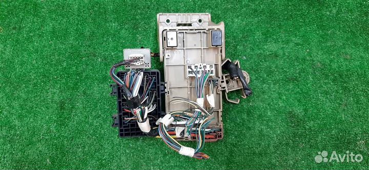 Блок предохранителей салонный Subaru Legacy/ Outb