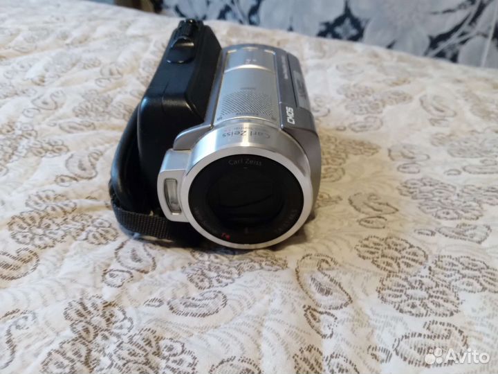 Видеокамера Sony handycam DCR-SR220E