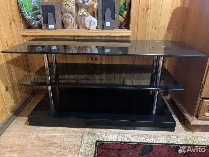 Стекляная тумба под тв