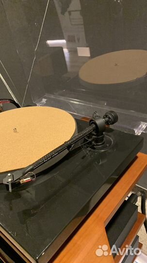 Проигрыватель винила Pro-Ject 1-Xpression III