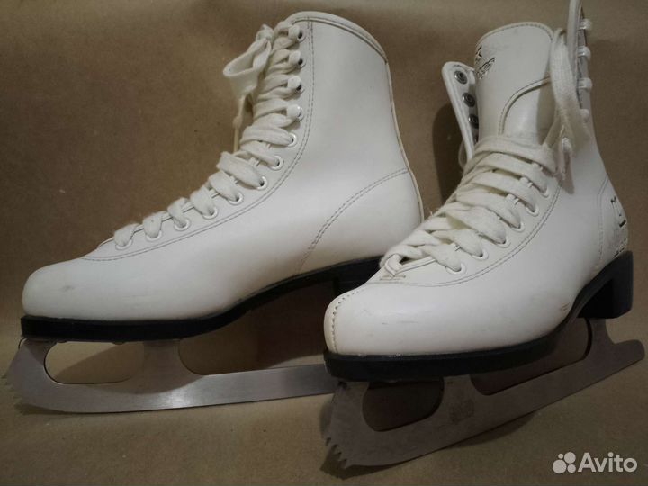Коньки фигурные, 34р-р