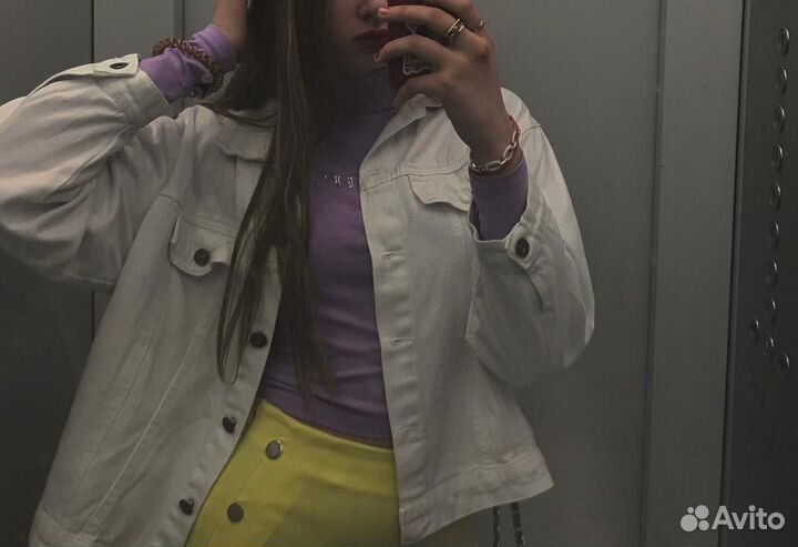 Белая джинсовка