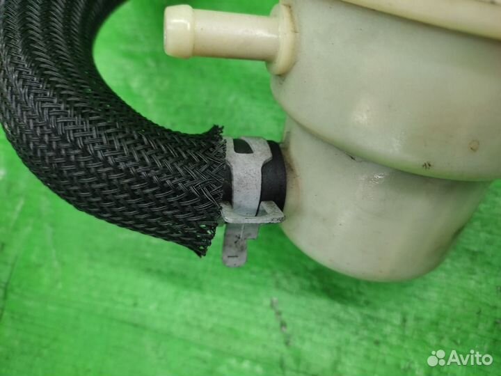 Бачок гур Caliber/Patriot/Compass/Avanger/Liberty