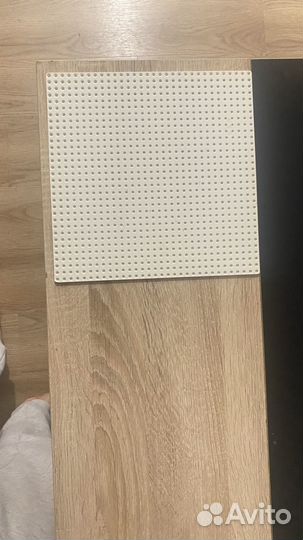 Строительная пластина - площадка для конструктора