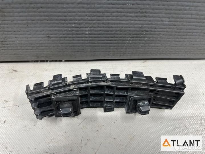 Крепление бампера передняя левая honda insight