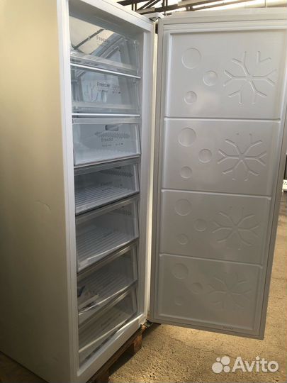 Морозилка Maunfeld mffr185W от+14 до-24 360литров