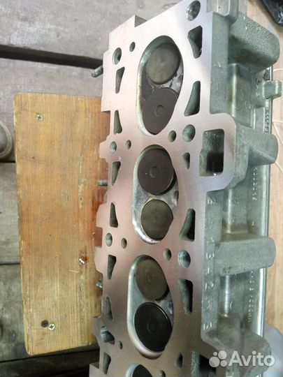 Продам головку блока в сборе ларгус 8 клапанная