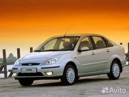 Ford Focus 1.6 МТ, 2004, битый, 200 000 км