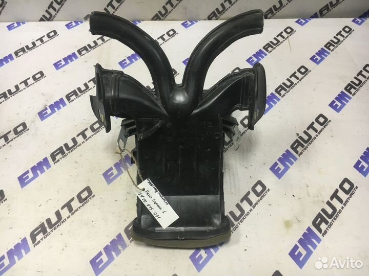 Воздуховод отопителя Рено Сценик 1