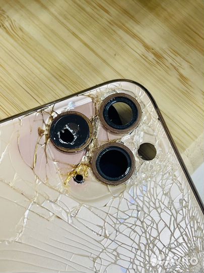 Замена разбитой крышки Apple iPhone