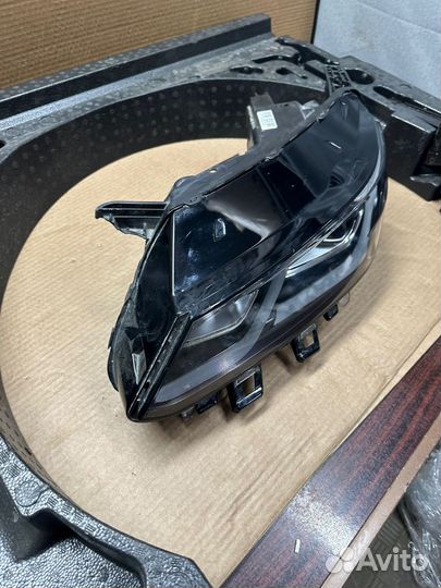 Фара левая Geely Coolray SX 11