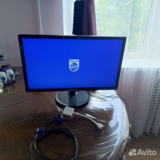Монитор philips