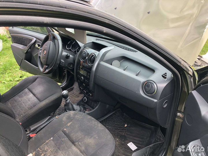 Renault Duster 1.5 МТ, 2017, битый, 110 000 км