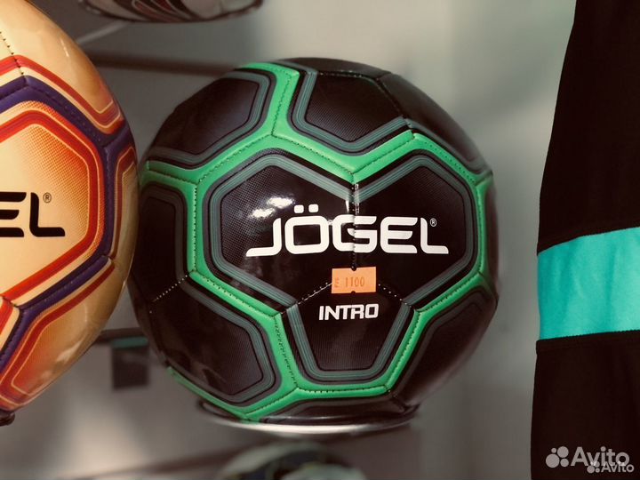 Новые футбольные мячи