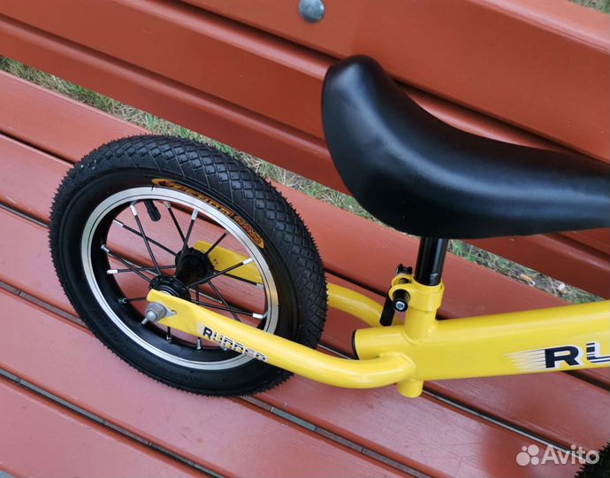 Беговел новый R12