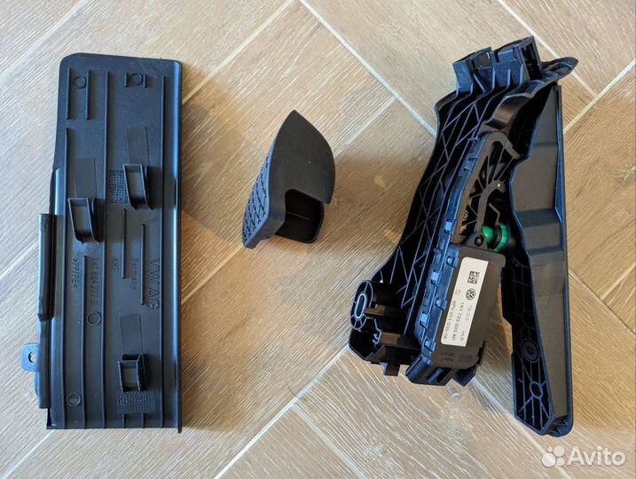 Skoda Octavia A5FL педаль газа (1K1 723 503 AP)