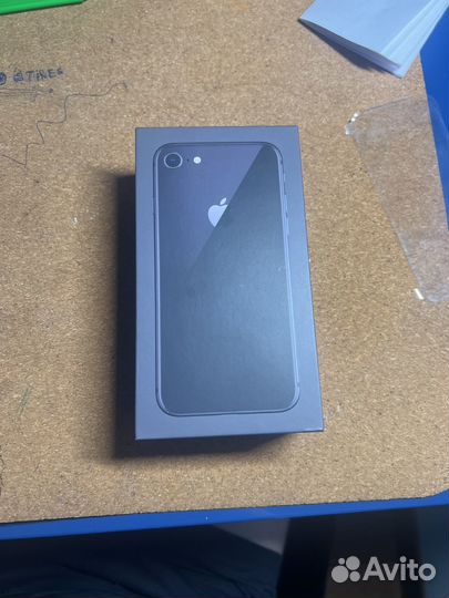 iPhone 8, 64 ГБ