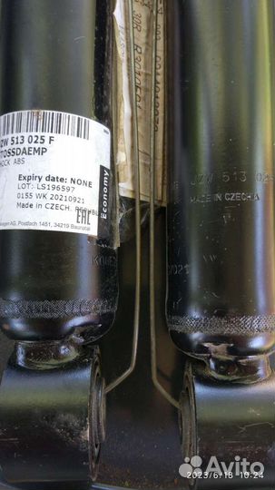 Задний амортизатор VW jetta оригинал новый