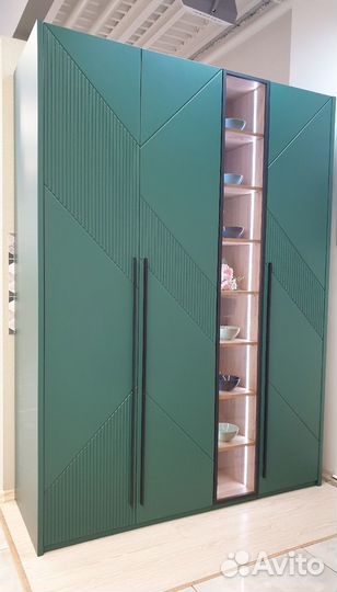 Шкаф распашной