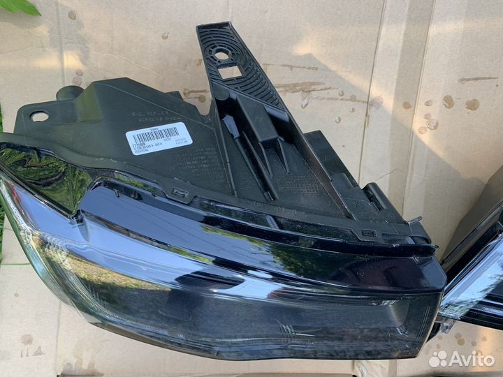 Фары Jeep Grand Cherokee Wk2