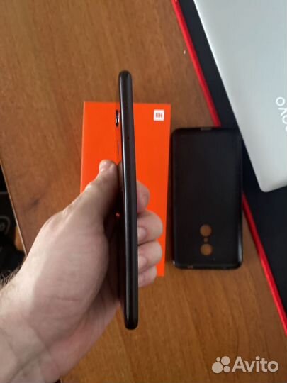 Xiaomi Redmi 5, 3/32 ГБ