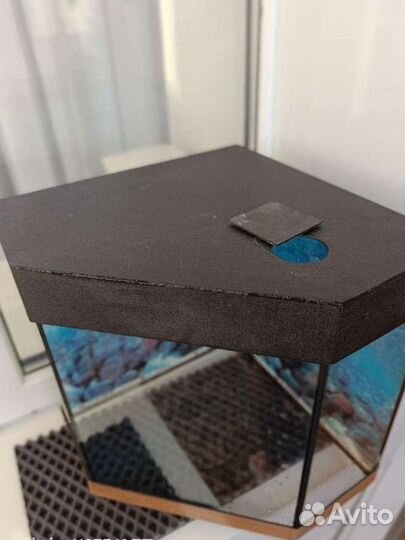 Аквариум высота 35см.Ширина стен 31,31,25, 13,13см