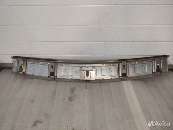 Накладка замка багажника Porsche Cayenne S 955