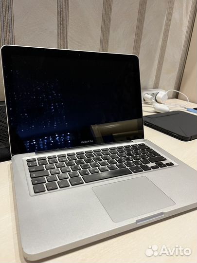 Продам MacBook Pro 2011 года late