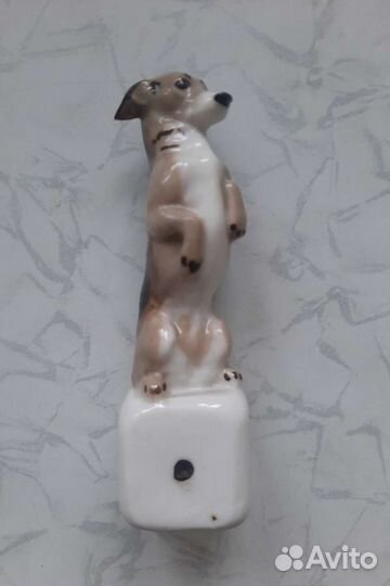 Фарфоровая статуэтка