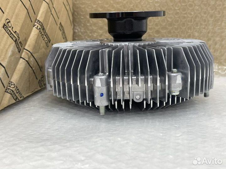 Термомуфта вентилятора UR Toyota Land Cruiser 200