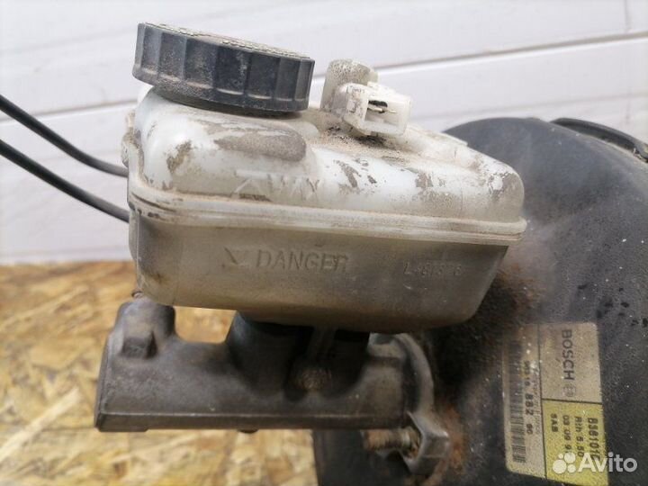 Главный тормозной цилиндр и вакуумный усилитель