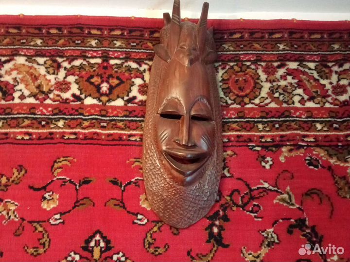 Маска красное дерево