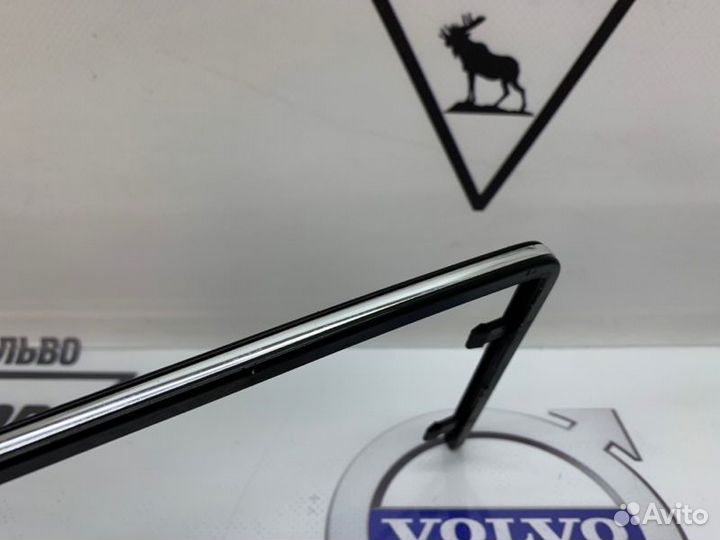 Накладка торпеды водительская сторона Volvo 960