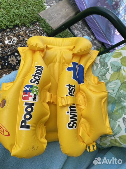 Жилеты для плавания