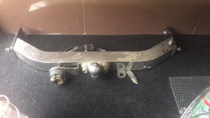 Фаркоп на lexus 570