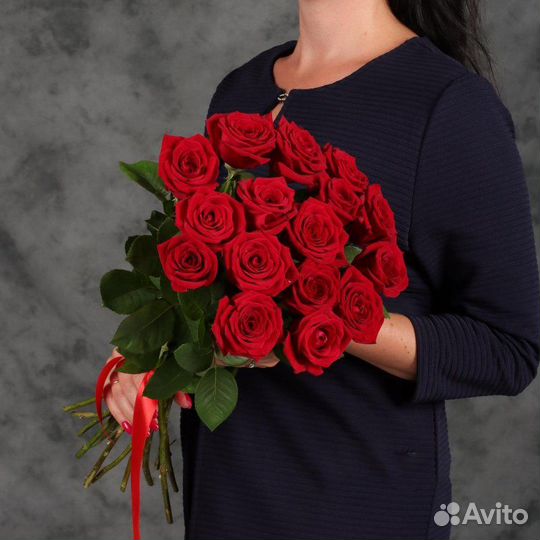 15 красных роз