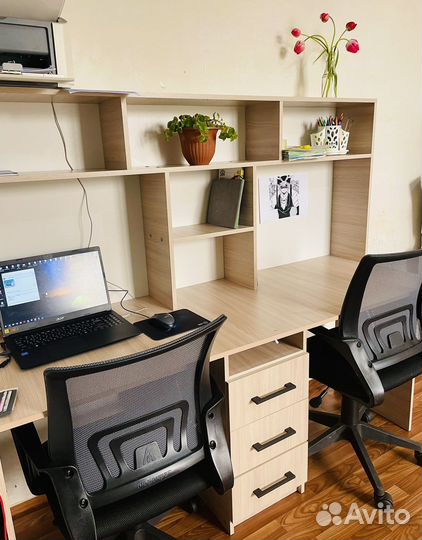 Письменный стол