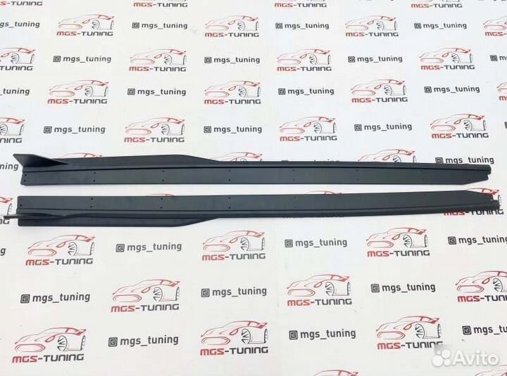 Накладки порогов в стиле GT500 на Ford Mustang 14+