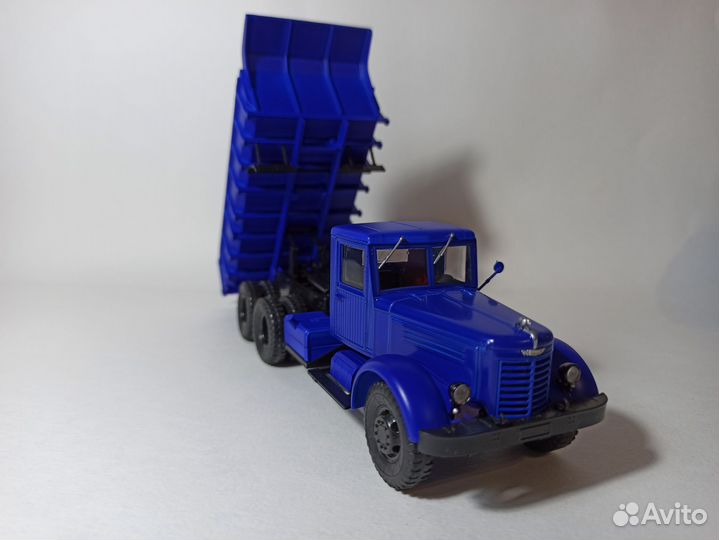 Коллекционные модели автомобилей 1:43