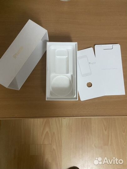 Коробка от iPhone 7