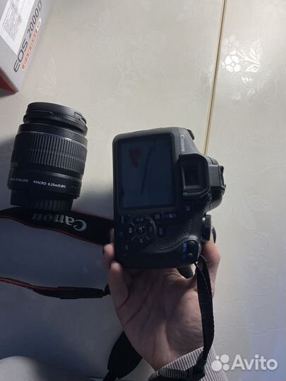 Зеркальный фотоаппарат canon eos 2000d