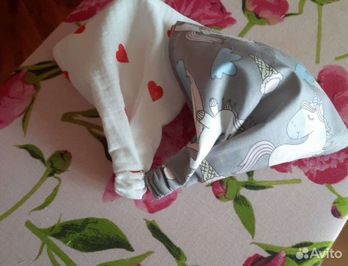 Две косыночки из муслина и сатина. О.г.39см