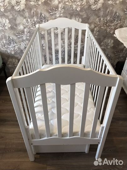 Продам детскую кровать и пеленальный комод