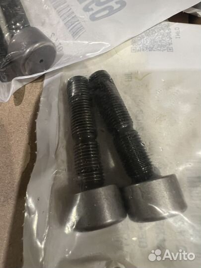 Винты регулировки клапанов Detroit Diesel