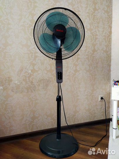 Вентилятор напольный Tefal New Essential VF4110F0