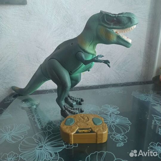 Динозавр игрушка