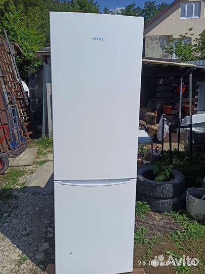 Холодильник бу Vestel