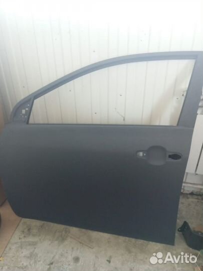 Toyota corolla 130 дверь