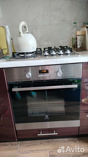 Газовый встраиваемый духовой шкаф Electrolux